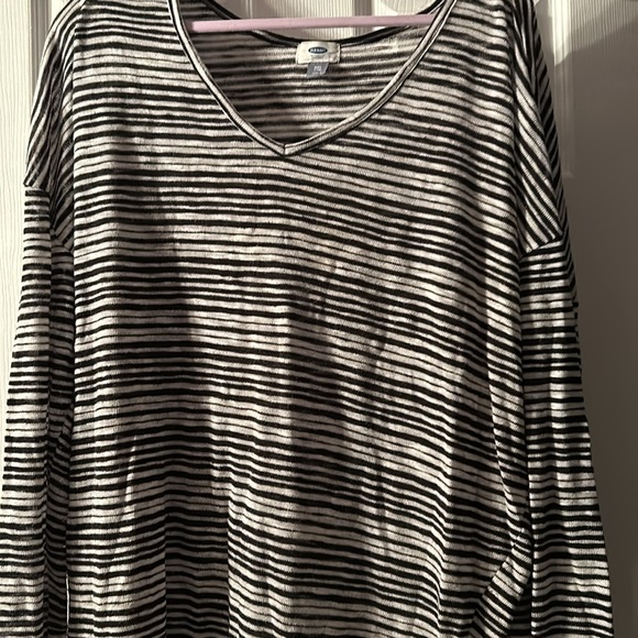 Old Navy Top 🩷 - Picture 7 of 7